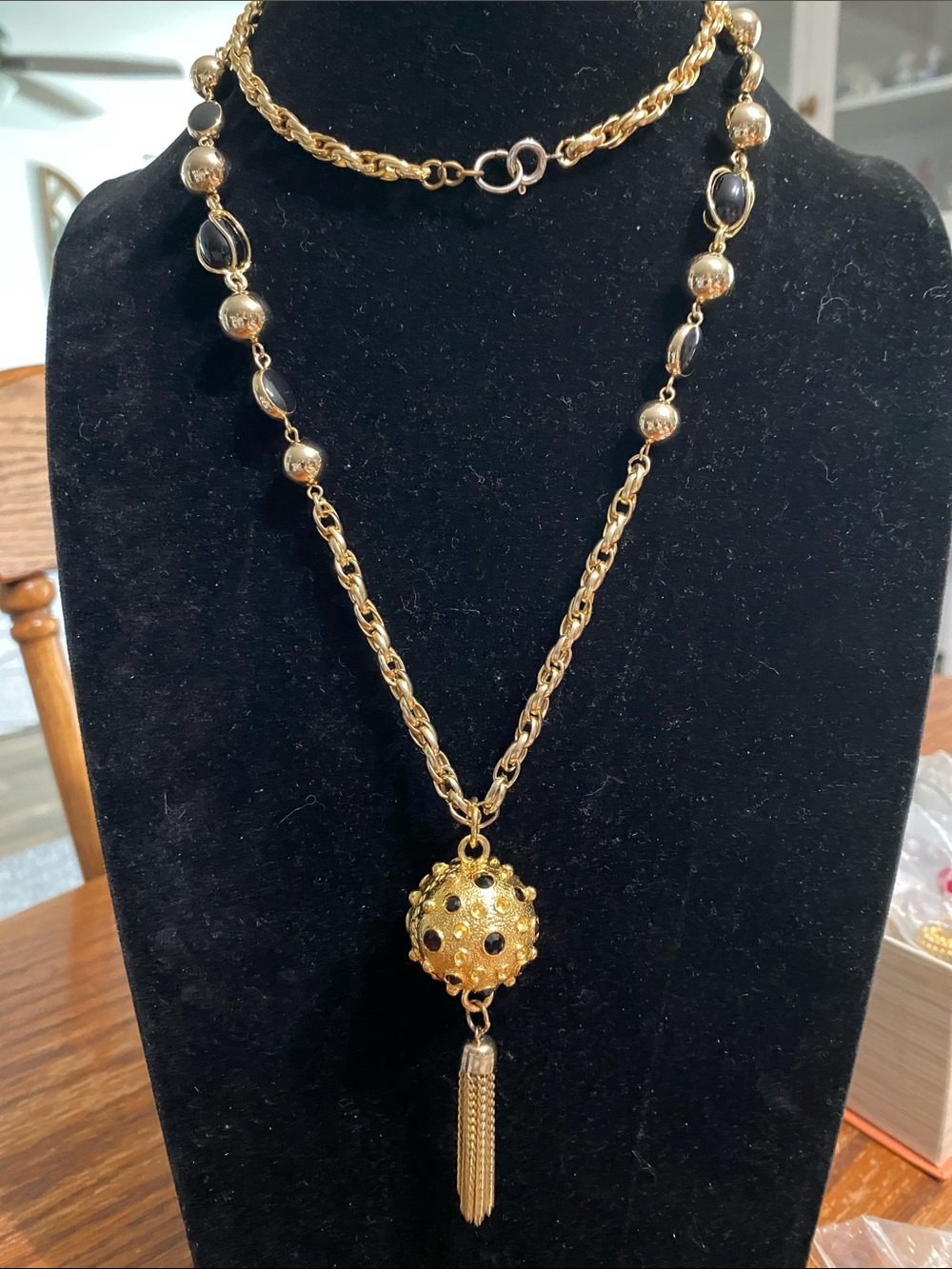VTG Gold Pendant with Black Rhinestones Tassel Necklace